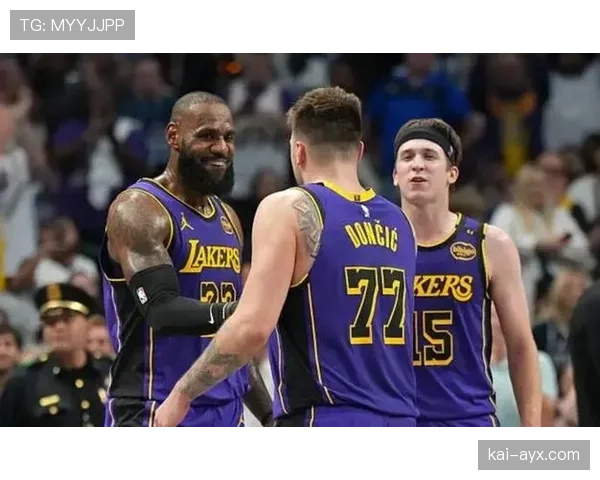 安东尼·戴维斯挡拆制造错位效率提升明显，拉开湖人内线防守差距