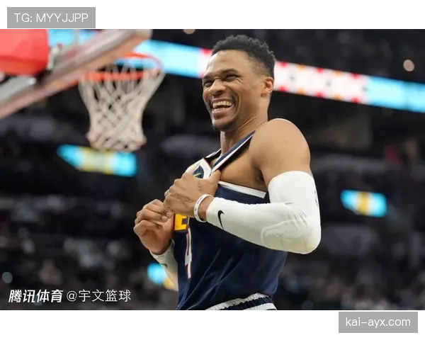 威少又双叒叕穿荧光色出门了，这衣柜是拿彩虹调的吧？