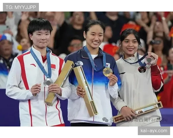 何冰娇训练完随手啃个苹果，这自律我真学不来